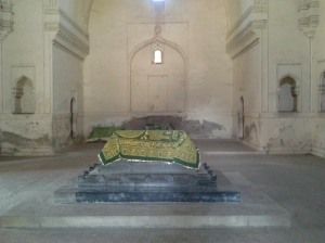 Qutb Shahi Tombs